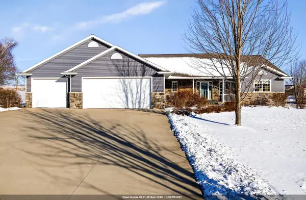 9410 MEMORY LANE, Neenah, WI 54956