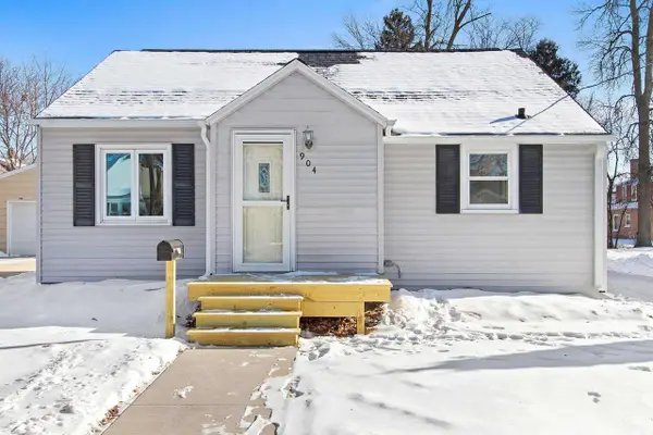 904 N GILLETT STREET, Appleton, WI 54914