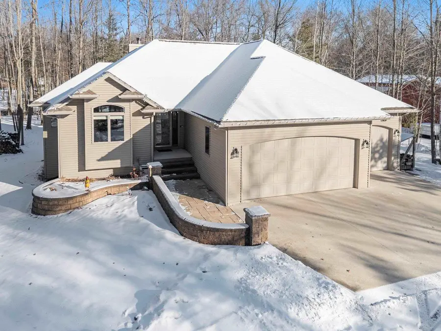 5574 COUNTY ROAD N, Oconto, WI 54153 - #2