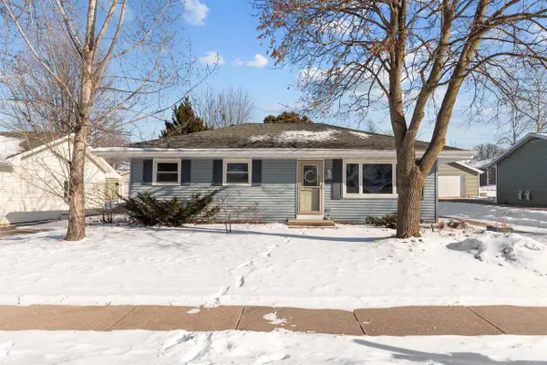 1674 THORNTON DRIVE, Oshkosh, WI 54904