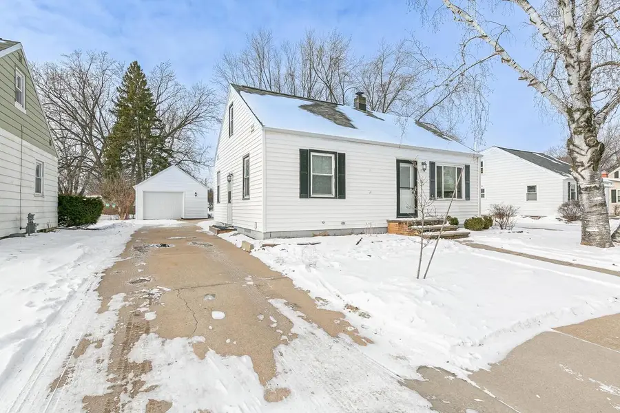 1713 N ULLMAN STREET, Appleton, WI 54911 - #2
