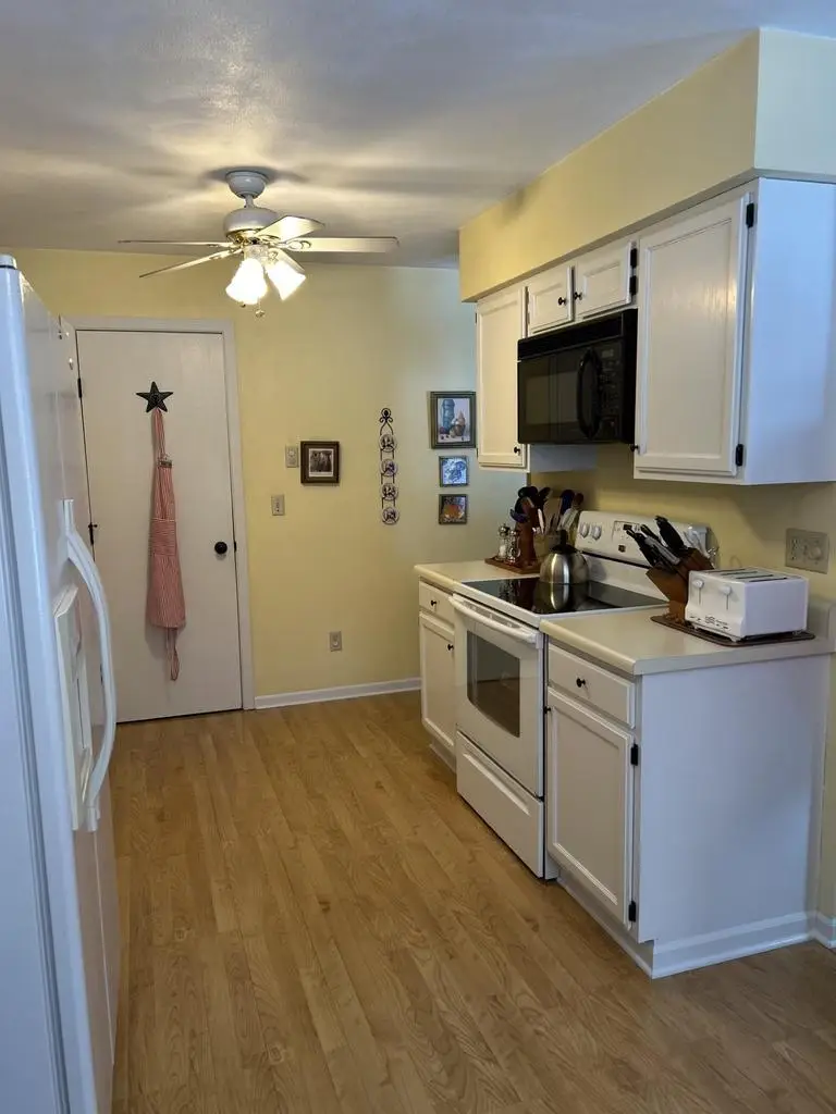 1115 DANIEL COURT  #42, Neenah, WI 54956 - Image #3