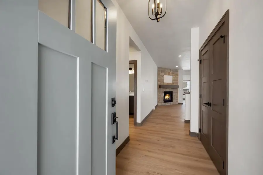 2362 WHISPERING WIND LANE, Green Bay, WI 54303 - #2