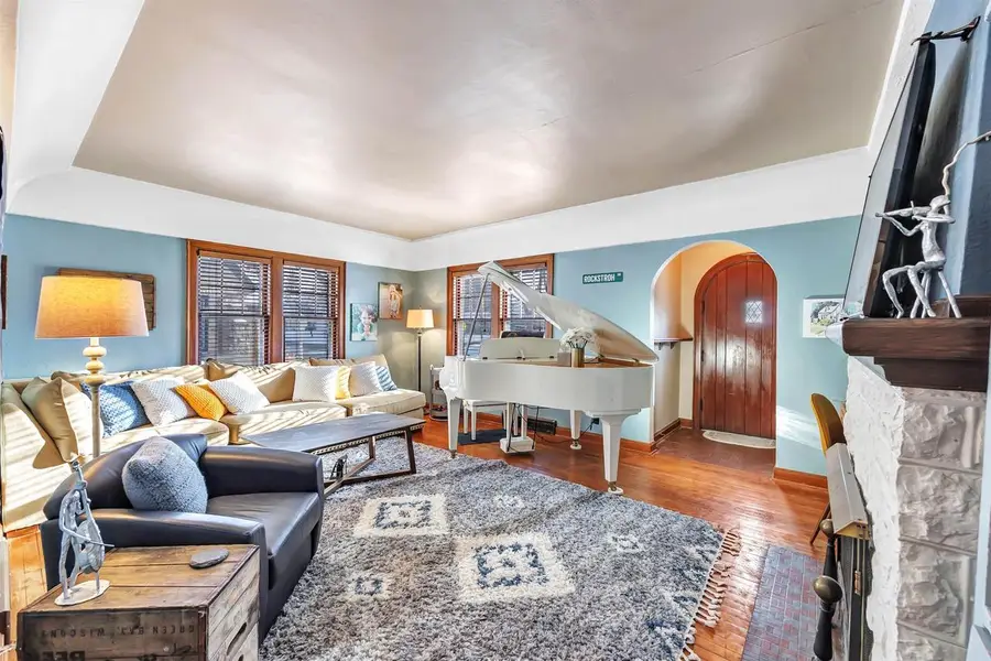 125 E ALLOUEZ AVENUE, Green Bay, WI 54301 - Image #2