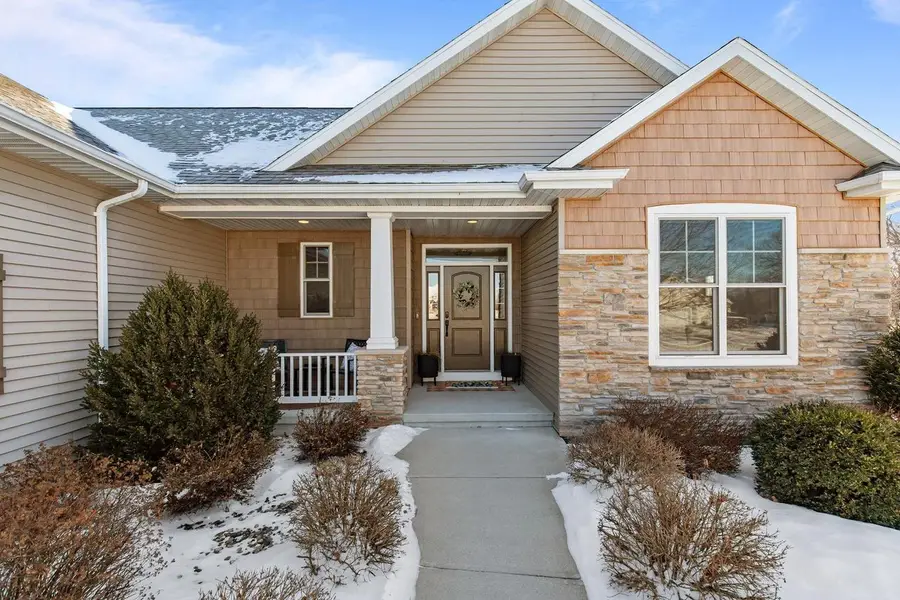 1928 TIMBERLINE DRIVE, Oshkosh, WI 54904 - Image #2