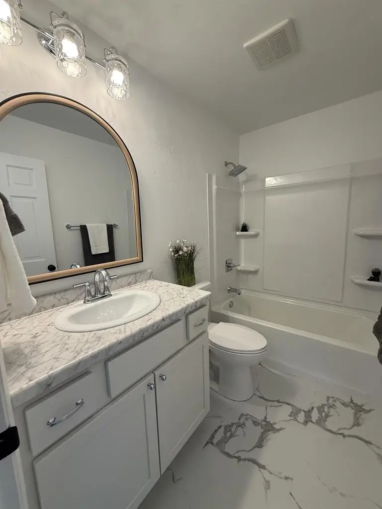 655 S PARK AVENUE, Neenah, WI 54956 - Image #3