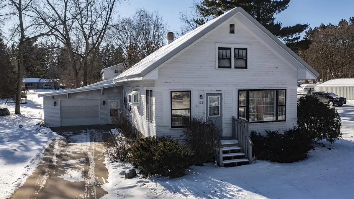 409 E SUMNER STREET, Weyauwega, WI 54983 - #1