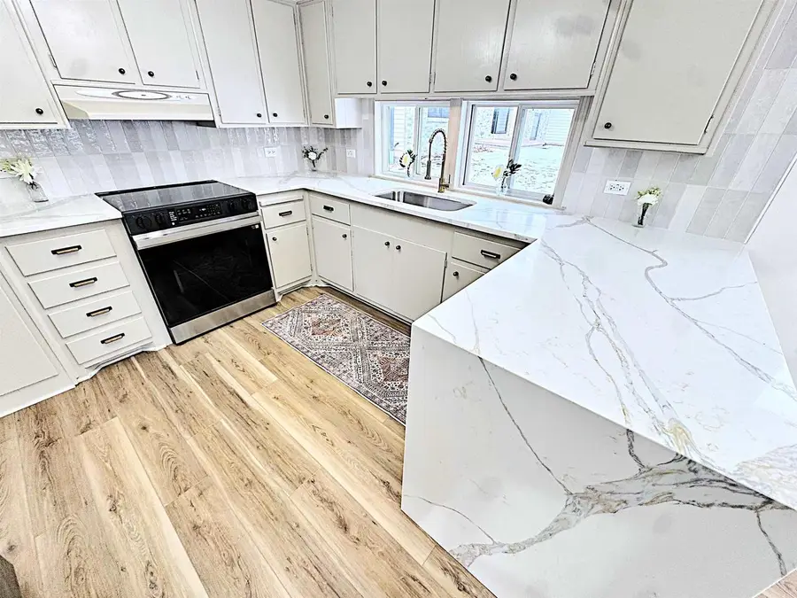 1100 W 10TH STREET, Kaukauna, WI 54130 - #3