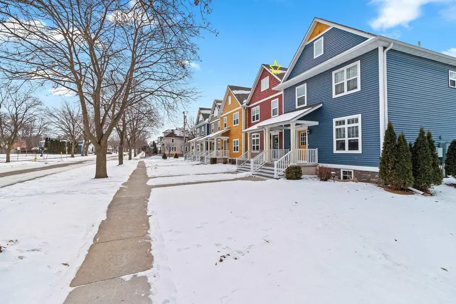 224 S JACKSON STREET, Green Bay, WI 54301 - #3