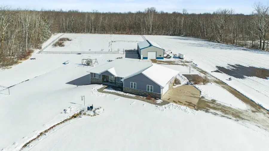 8464 COUNTY ROAD S, Pulaski, WI 54162 - #2