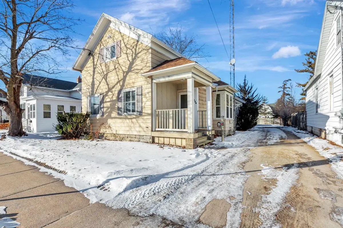 236 W SOUTH PARK AVENUE, Oshkosh, WI 54902 - #1