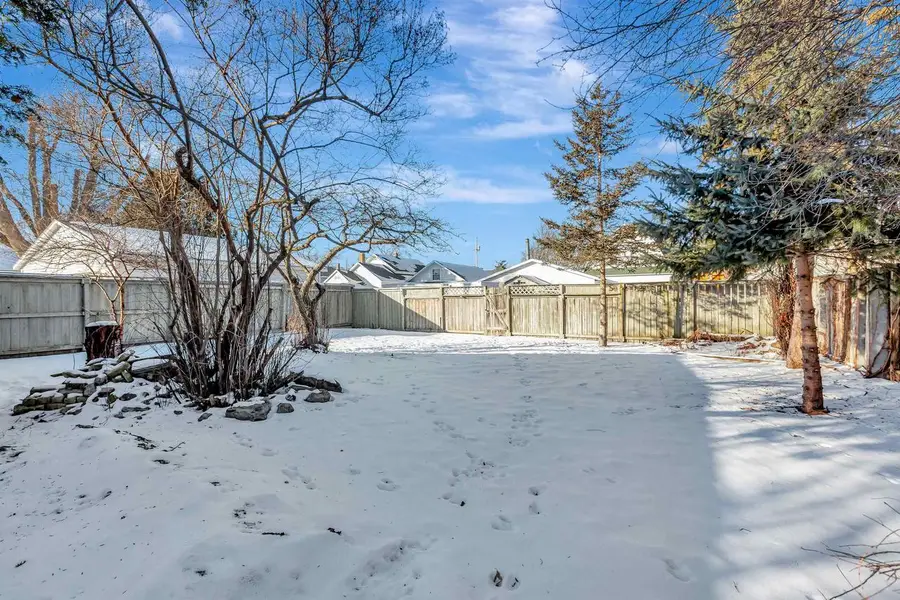 236 W SOUTH PARK AVENUE, Oshkosh, WI 54902 - #3