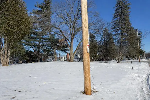 608 W UNION STREET, Waupaca, WI 54981