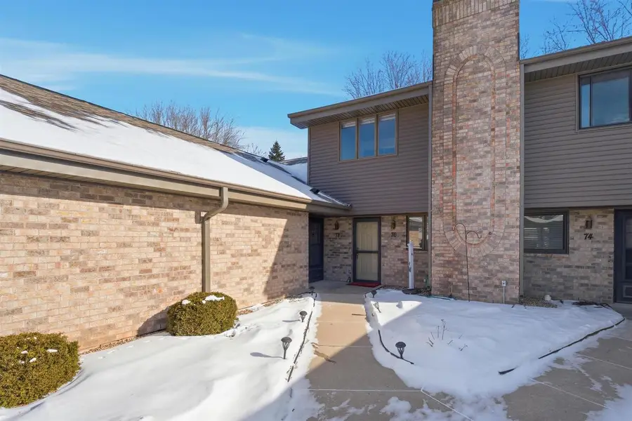 76 SPENCER COURT, Appleton, WI 54914 - #2
