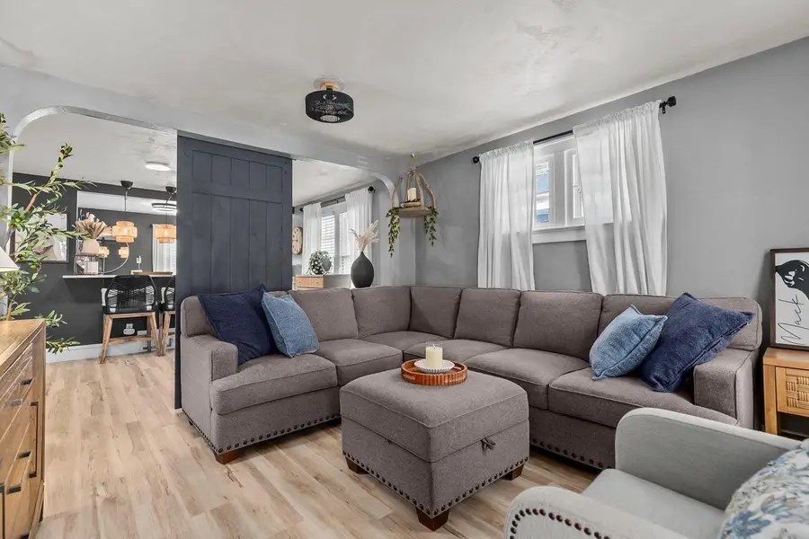 539 W BREWSTER STREET, Appleton, WI 54911 - #3