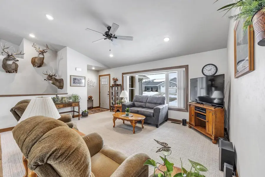 444 SUNNY VISTA COURT, Seymour, WI 54165 - #2