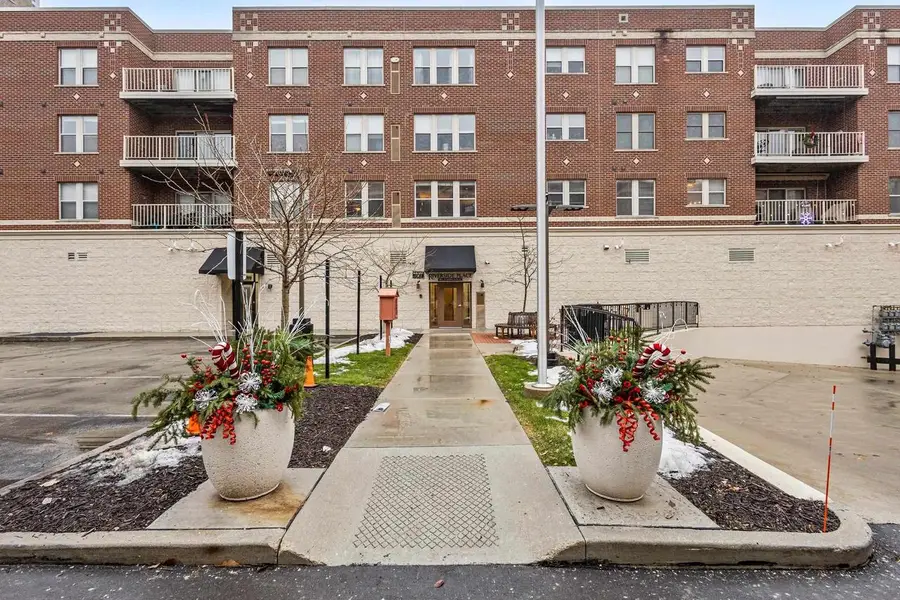 118 S WASHINGTON STREET, Green Bay, WI 54301 - #3