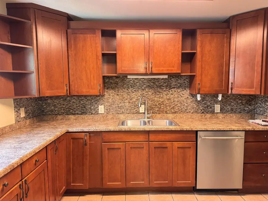 812 S WASHINGTON STREET, Waupaca, WI 54981 - #3