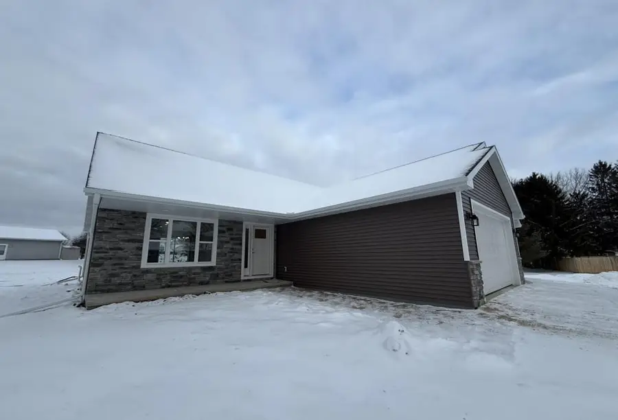 709 ROBIN STREET, New London, WI 54961 - Image #2