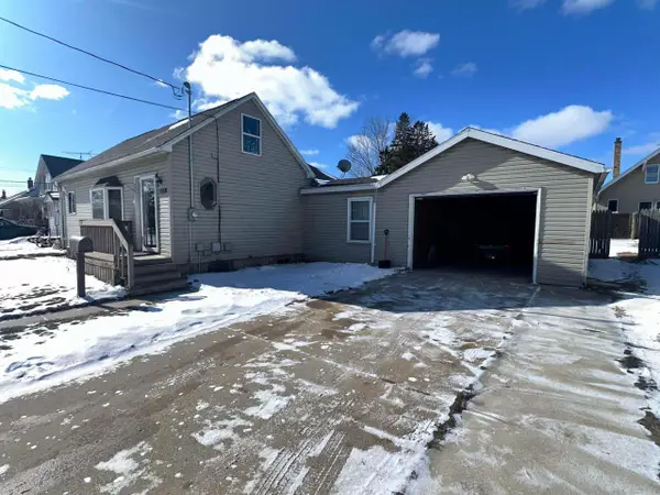 1212 HAWTHORNE STREET, Two Rivers, WI 54241