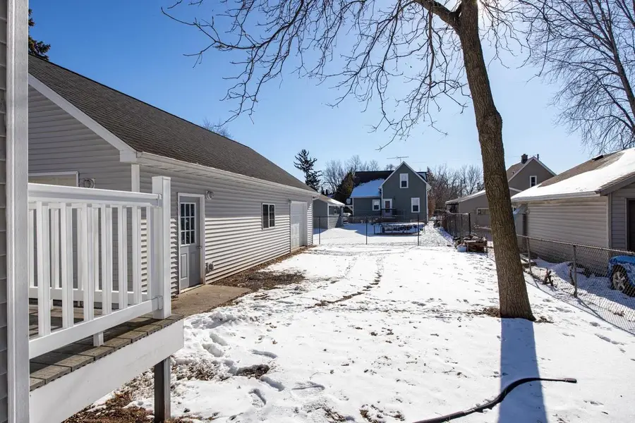 1429 E GUNN STREET, Appleton, WI 54915 - #3