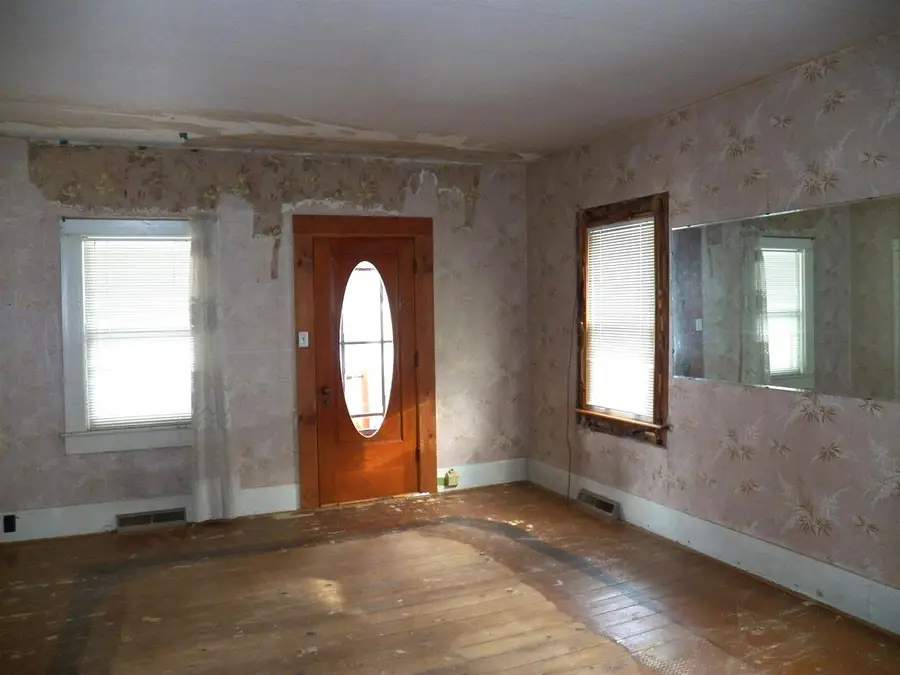 615 MICHIGAN AVENUE, Oconto, WI 54153 - #3