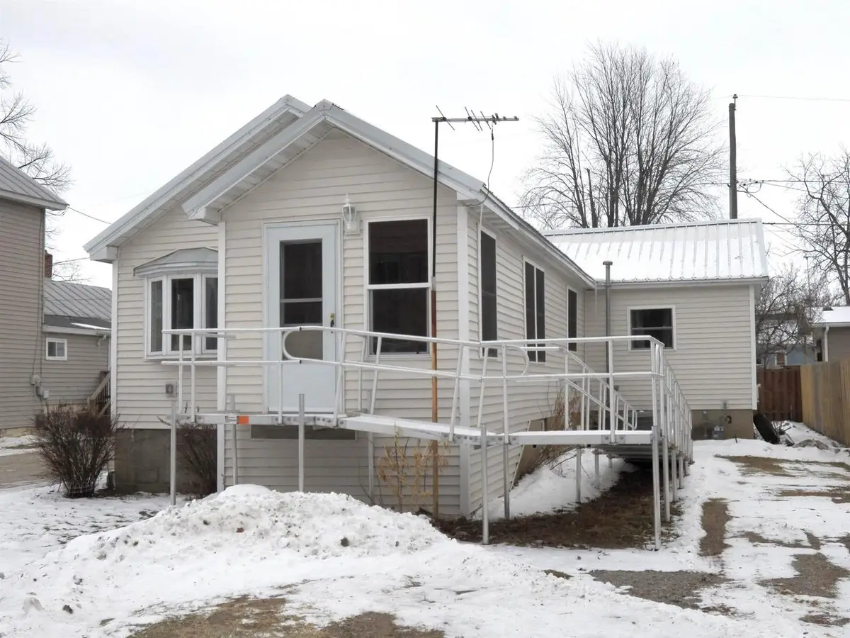 506 PARK AVENUE, Oconto, WI 54153 - #1