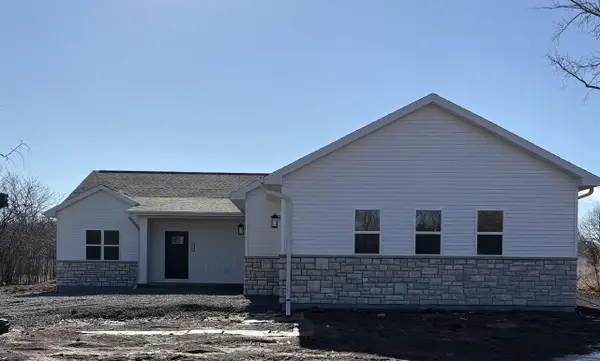 126 SOUTHFIELD COURT, Neenah, WI 54956