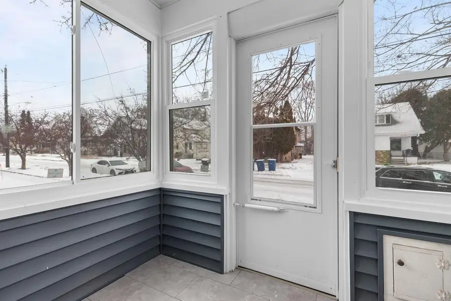 219 W 16TH AVENUE, Oshkosh, WI 54902 - #3