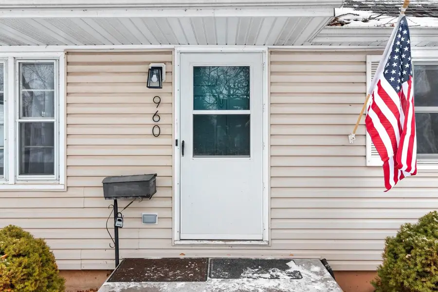 960 HIGGINS AVENUE, Neenah, WI 54956 - #2