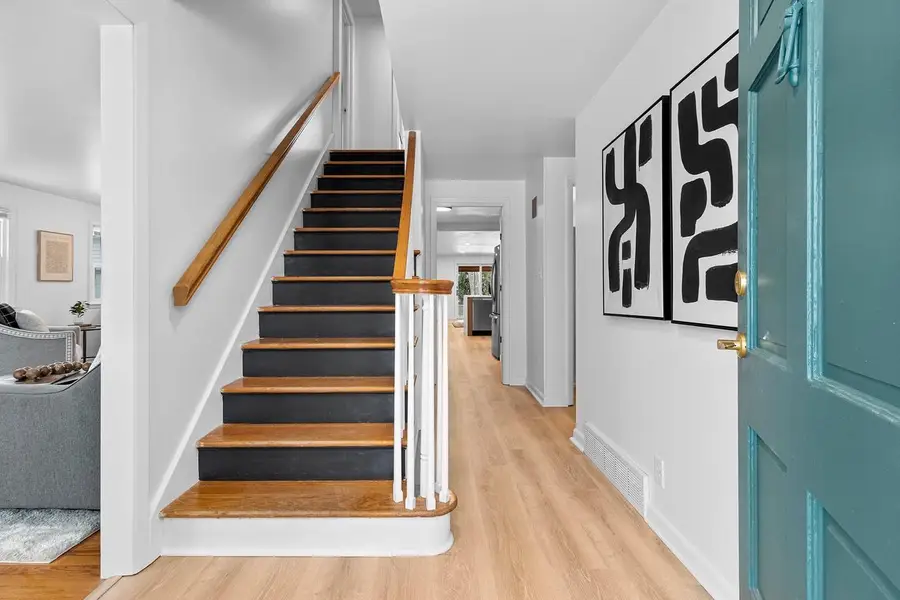 960 HIGGINS AVENUE, Neenah, WI 54956 - #3