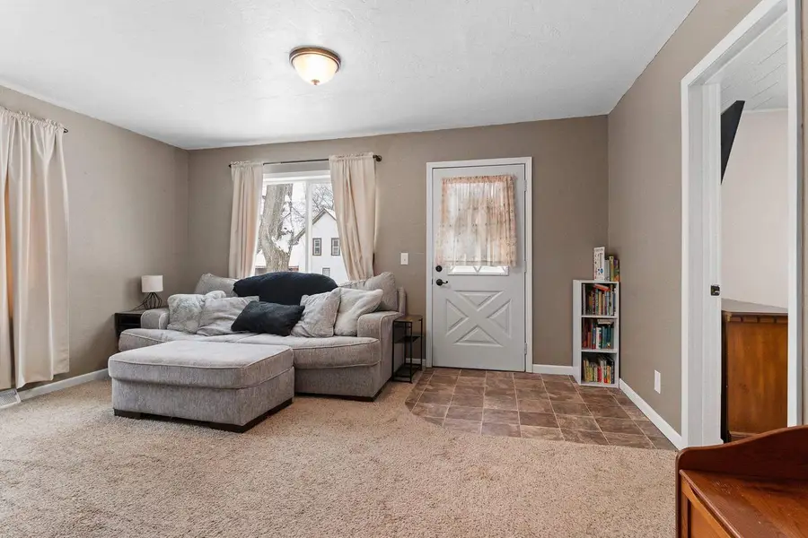 211 S OAKLAND AVENUE, Oconto Falls, WI 54154 - #3