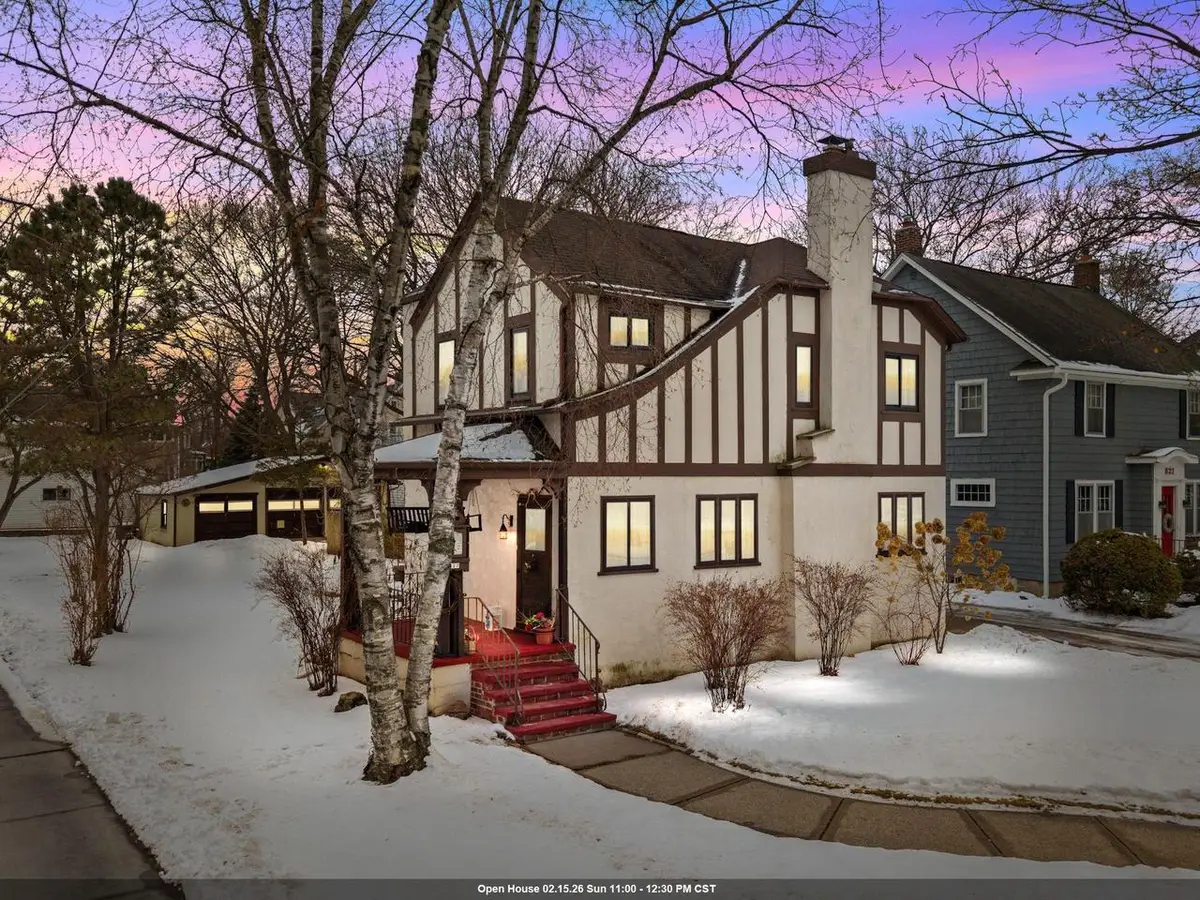 827 E WASHINGTON STREET, Appleton, WI 54911 - #1