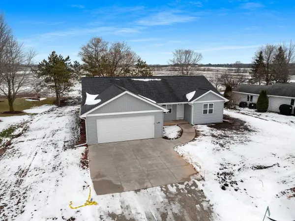 1927 SOUTHLAND LANE, New London, WI 54961