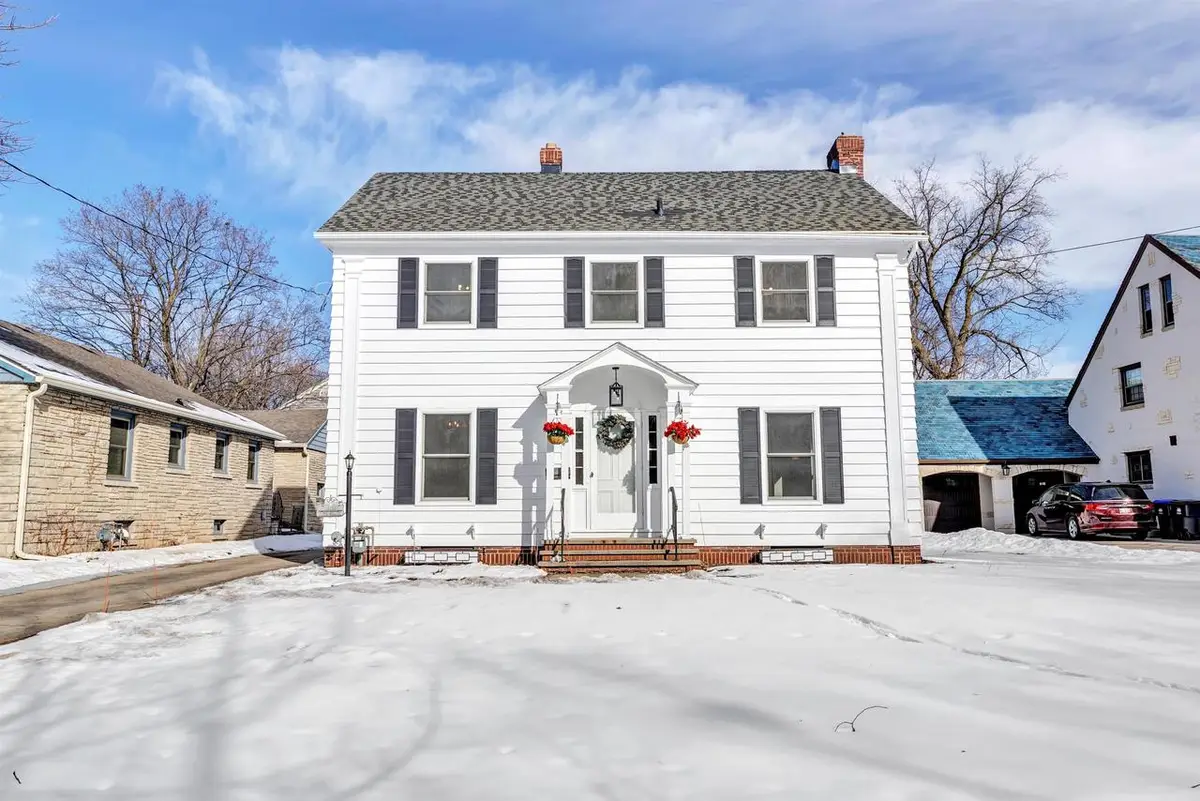 1306 E FOREST AVENUE, Neenah, WI 54956 - #1