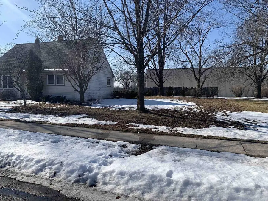 709 LEE AVENUE, Brillion, WI 54110 - #2