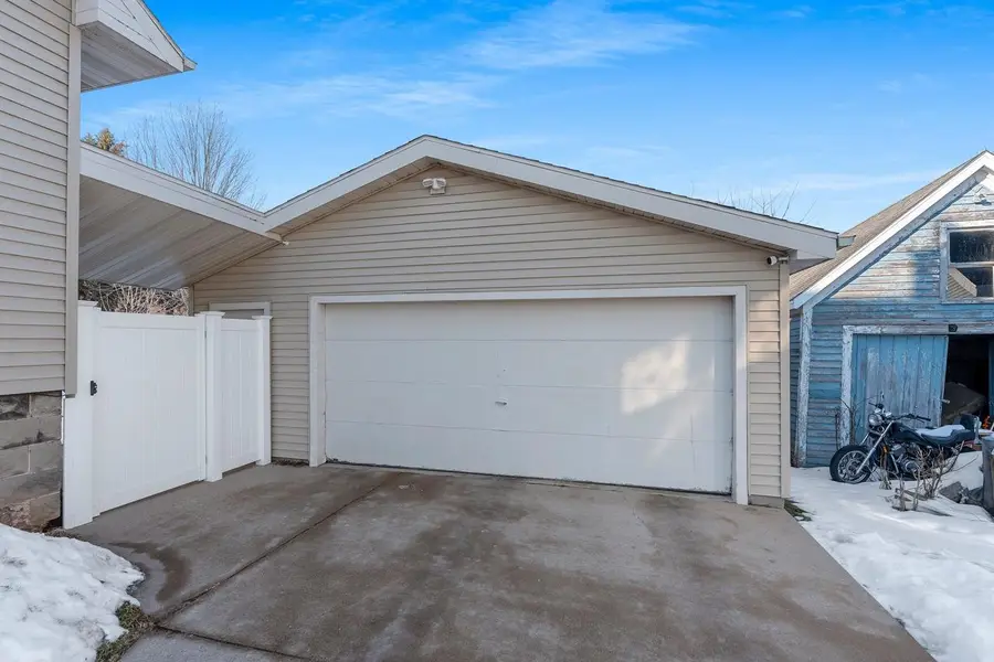 313 S MILL STREET, Hortonville, WI 54944 - #3