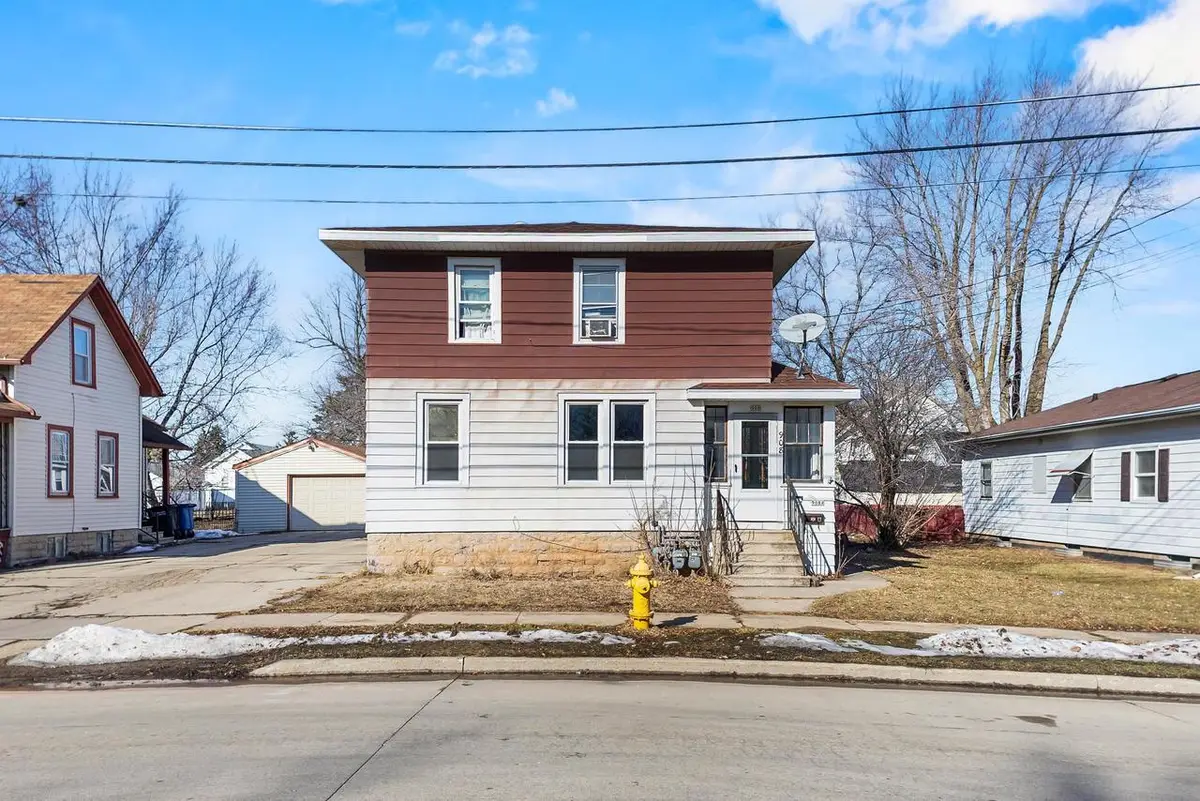 908 W 10TH AVENUE, Oshkosh, WI 54902 - #1
