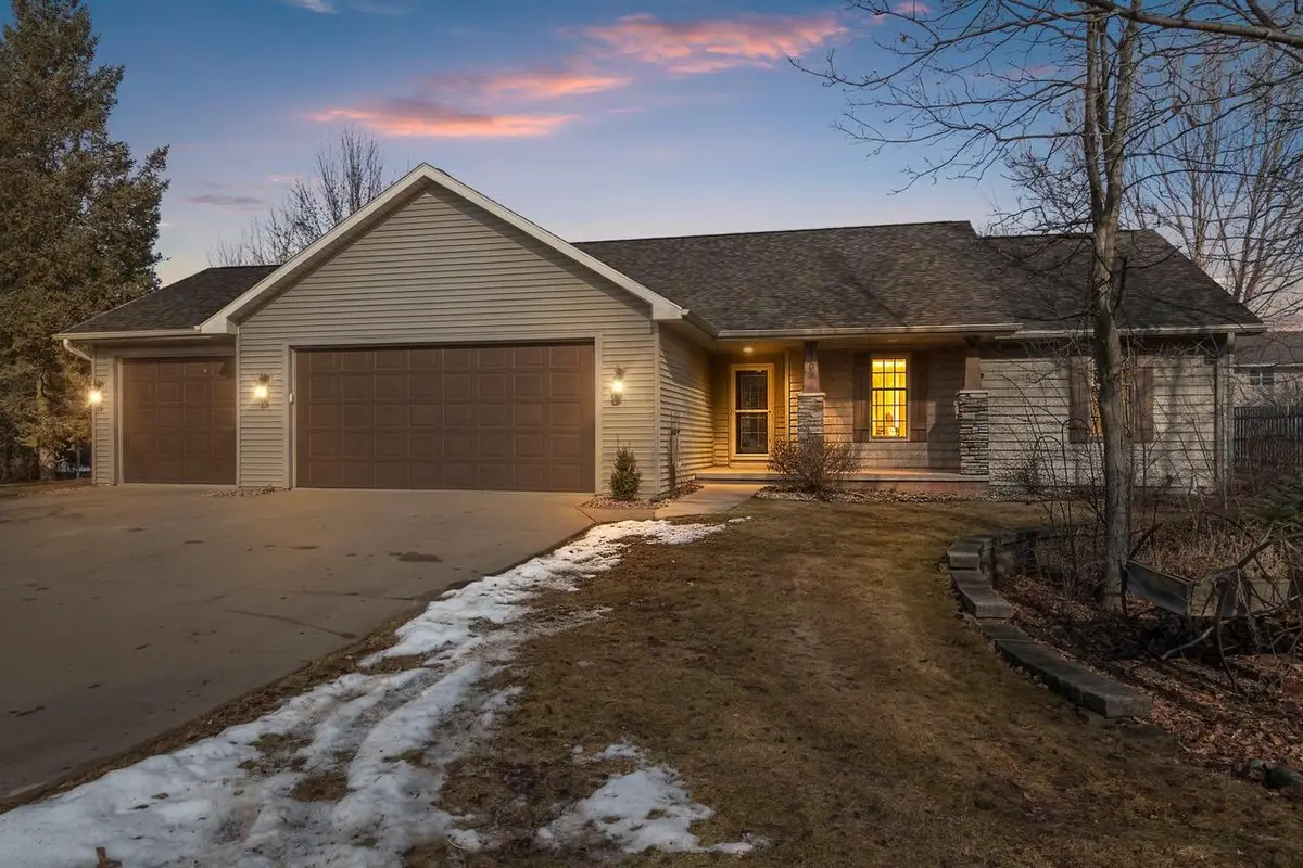 309 LOUISE DRIVE, Wrightstown, WI 54180 - #1