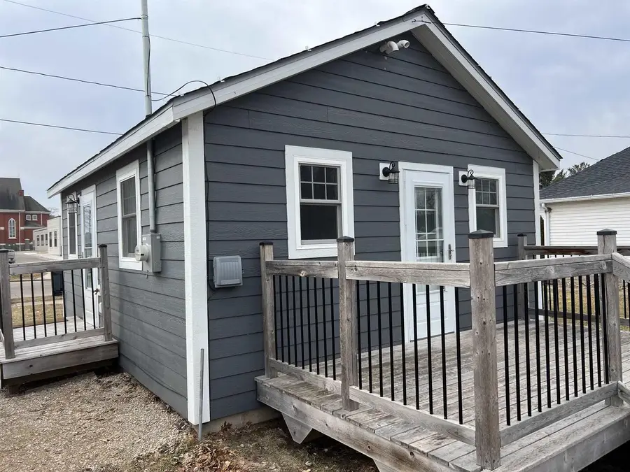 104 LAKE STREET, Weyauwega, WI 54983 - #2