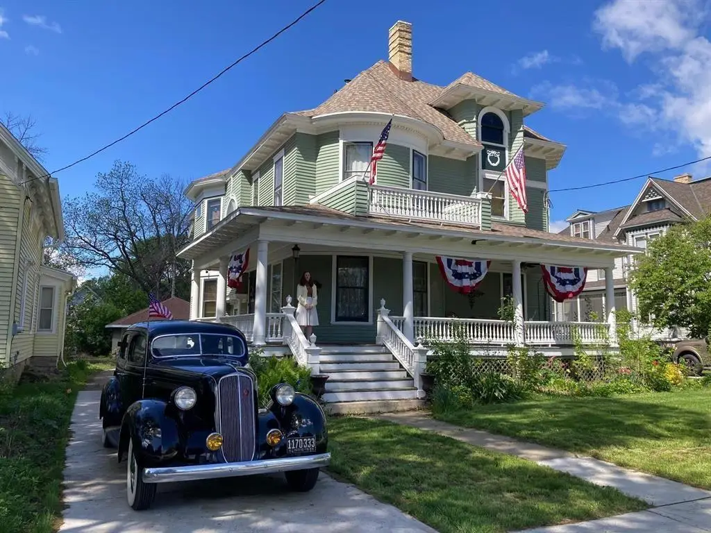 1133 ALGOMA BOULEVARD, Oshkosh, WI 54901 - #1