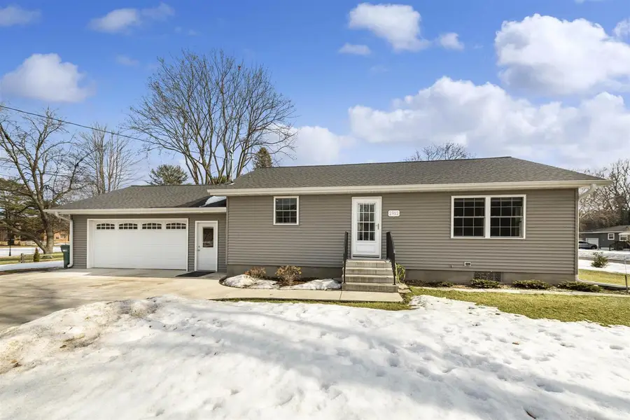 2912 SHORE DRIVE, Marinette, WI 54143 - #3