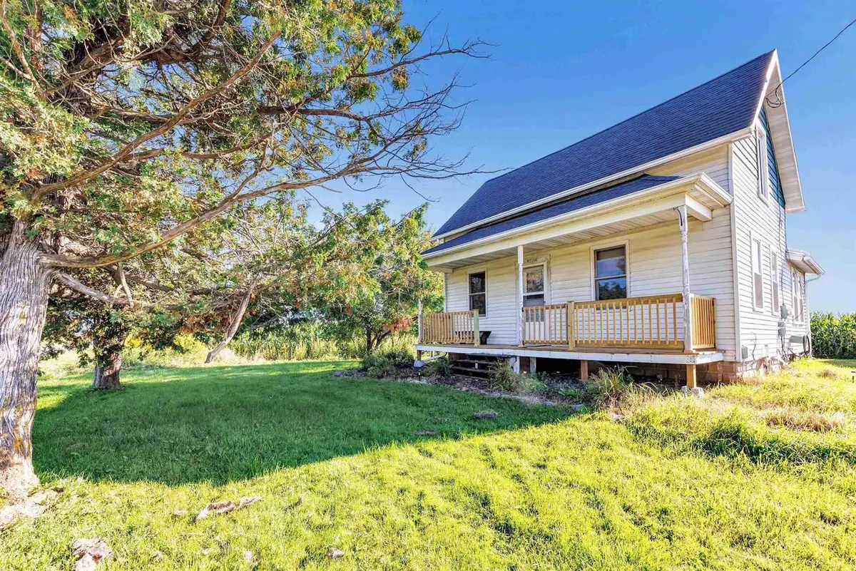 N7308 STATE ROAD 76, New London, WI 54961 - #1