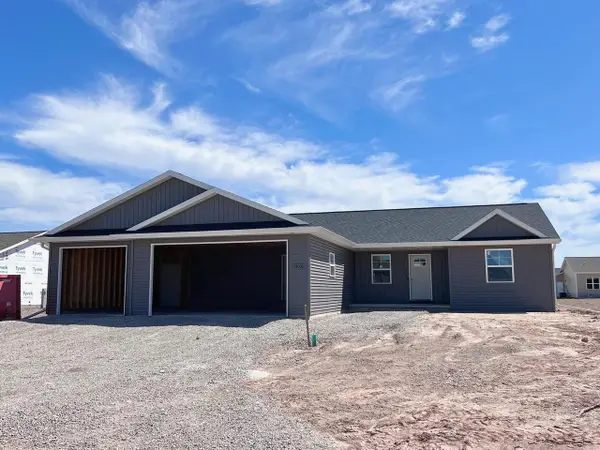 2044 RED FOX LANE, Kaukauna, WI 54130