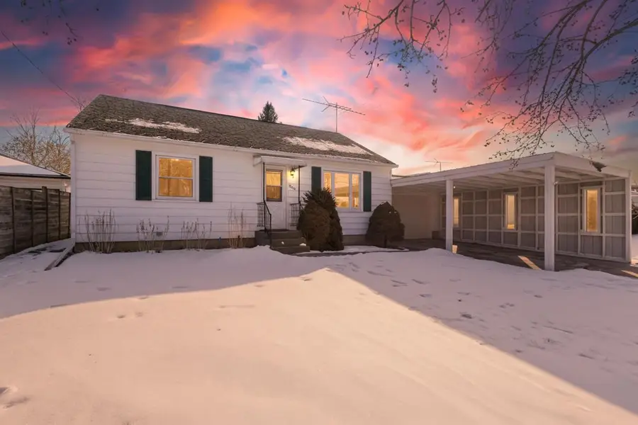 1930 PERSHING ROAD, New London, WI 54961 - #2