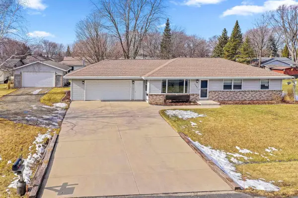 1501 N LYNNDALE DRIVE, Appleton, WI 54914