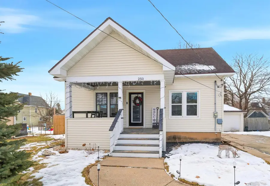 250 W CAROLINE STREET, Markesan, WI 53946 - #2