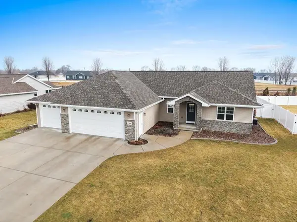 1748 BRIDGE PORT CIRCLE, De Pere, WI 54115