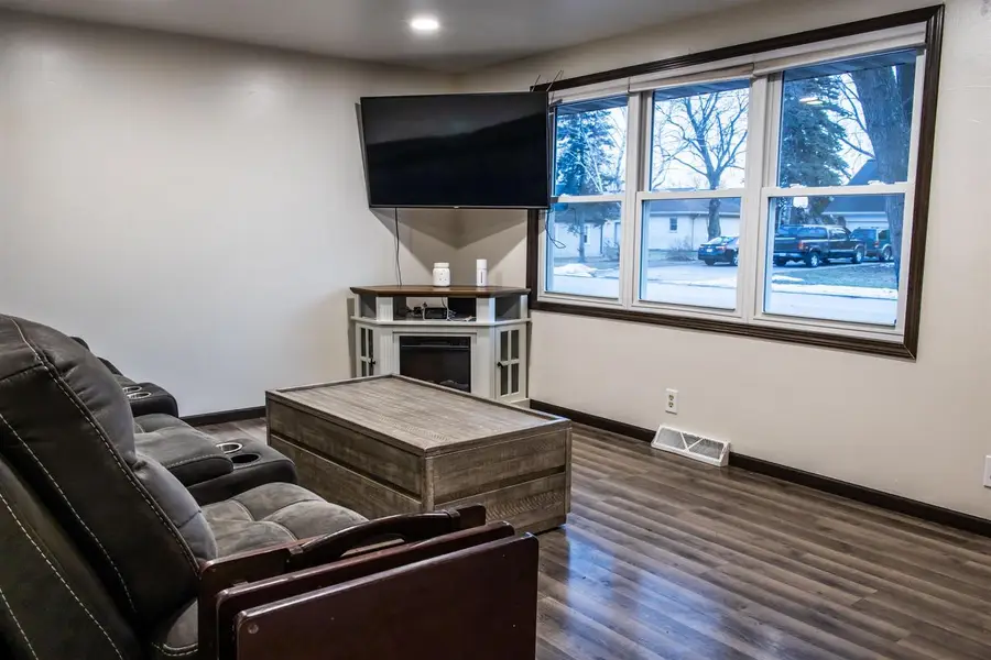 329 E GREEN BAY STREET, Pulaski, WI 54162 - #3