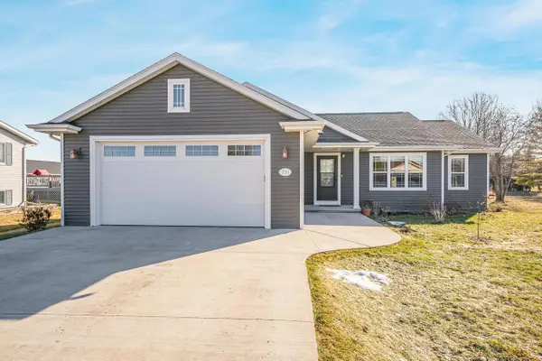 730 E SCOTT STREET, Omro, WI 54963